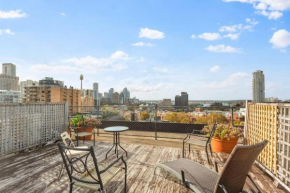 Cosy Studio with City Views, Sydney